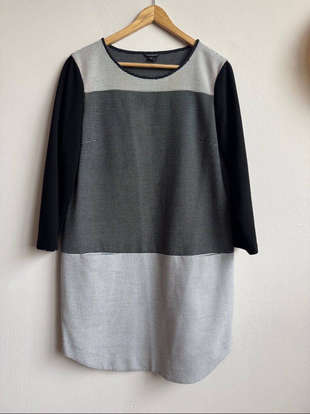 CLUB MONACO - Black and White Colorblock Shift Dress - Size 6